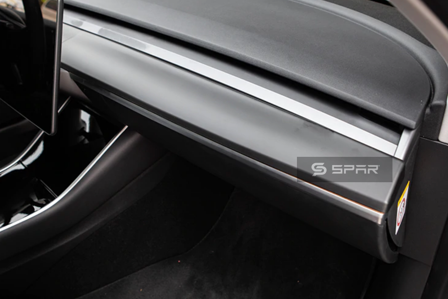 تغليف قاسي للتابلوه الأمامي بلون  أسود مطفي لسيارة من نوع تيسلا الطراز (3/Y)