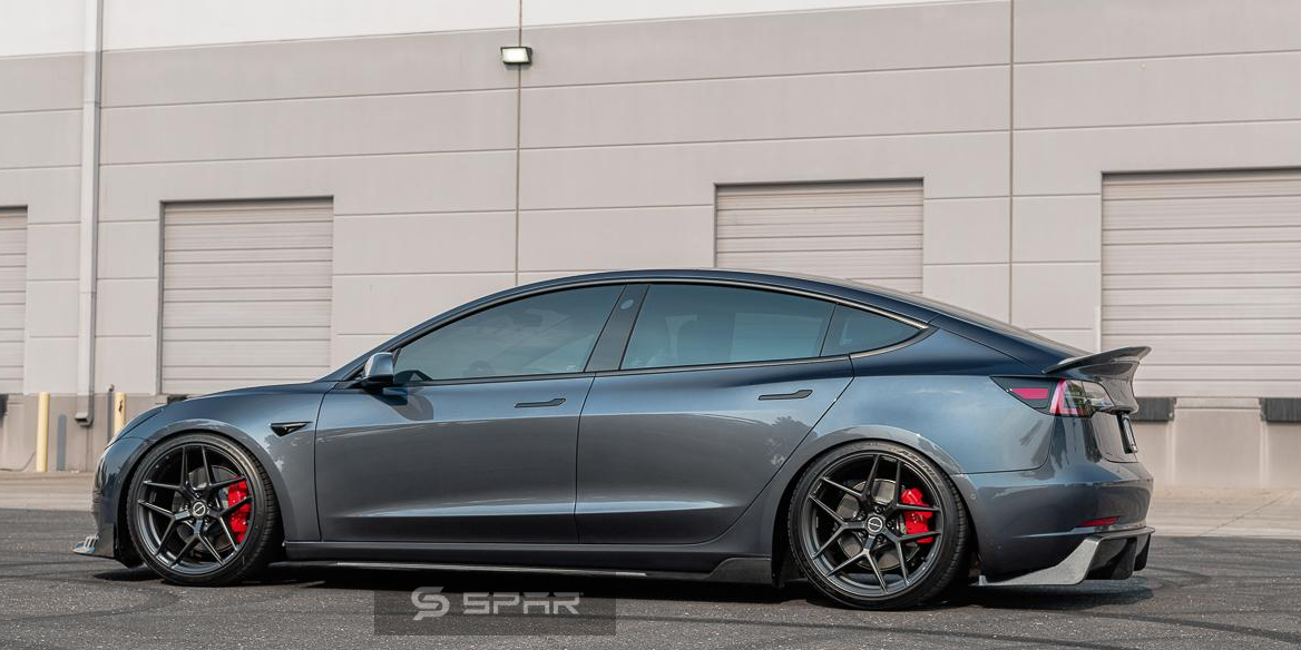 CARBON FIBER CUSTOM MOLDED SIDE SKIRTS FOR TESLA MODEL 3