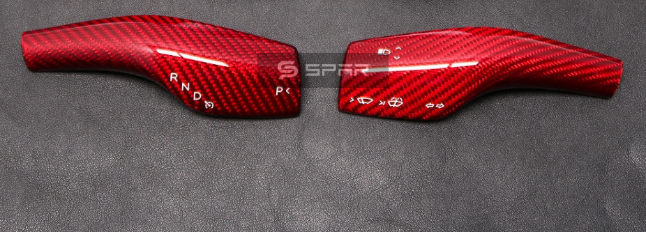 ملصقات حماية أصلية لذراع التحكم بالقير من الكاربون فايبر بلون أحمر لسيارة من نوع تيسلا الطراز (3/Y)