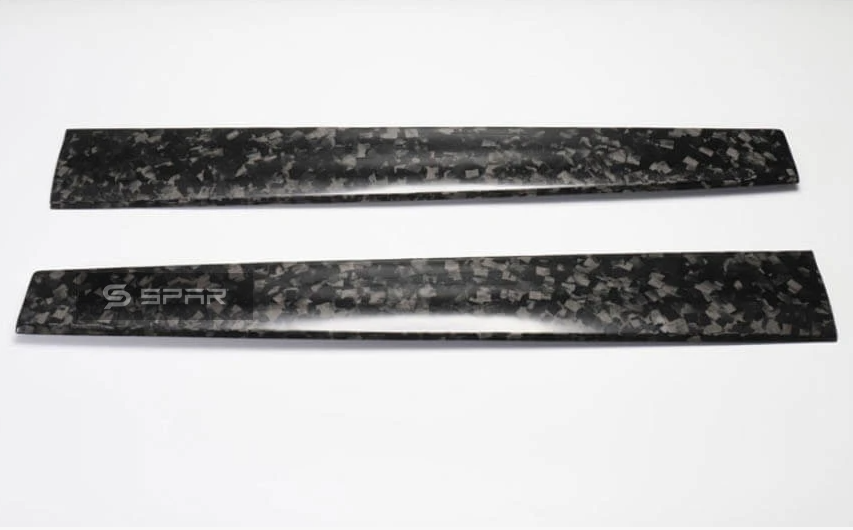 غطاء حماية أصلي للتابلوه من الكاربون فايبر لسيارة من نوع تيسلا الطراز (3/Y)