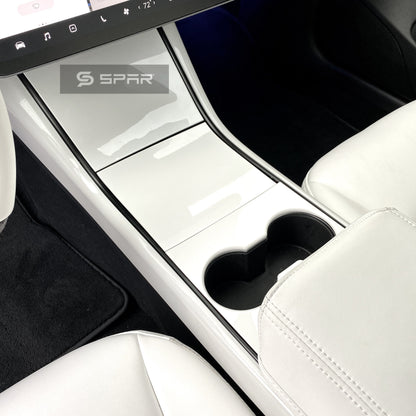 غلاف أبيض لامع على شكل قالب للوحة التحكم الرئيسية لسيارة من نوع تيسلا الطراز  3