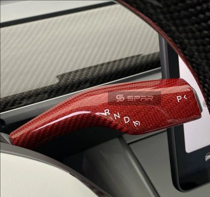 ملصقات تغليف لذراع التحكم بالقير من الكاربون فايبر بلون أحمر مطفي لسيارة من نوع تيسلا الطراز (3/Y)